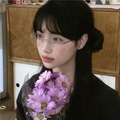 尼维尔内来的美女